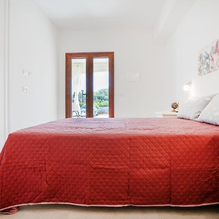 סאן תאודורו Ambra Holiday Rooms - Rooms & Beach מראה חיצוני תמונה