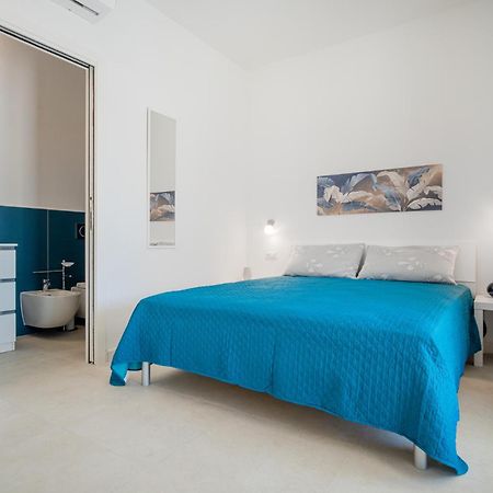 סאן תאודורו Ambra Holiday Rooms - Rooms & Beach מראה חיצוני תמונה