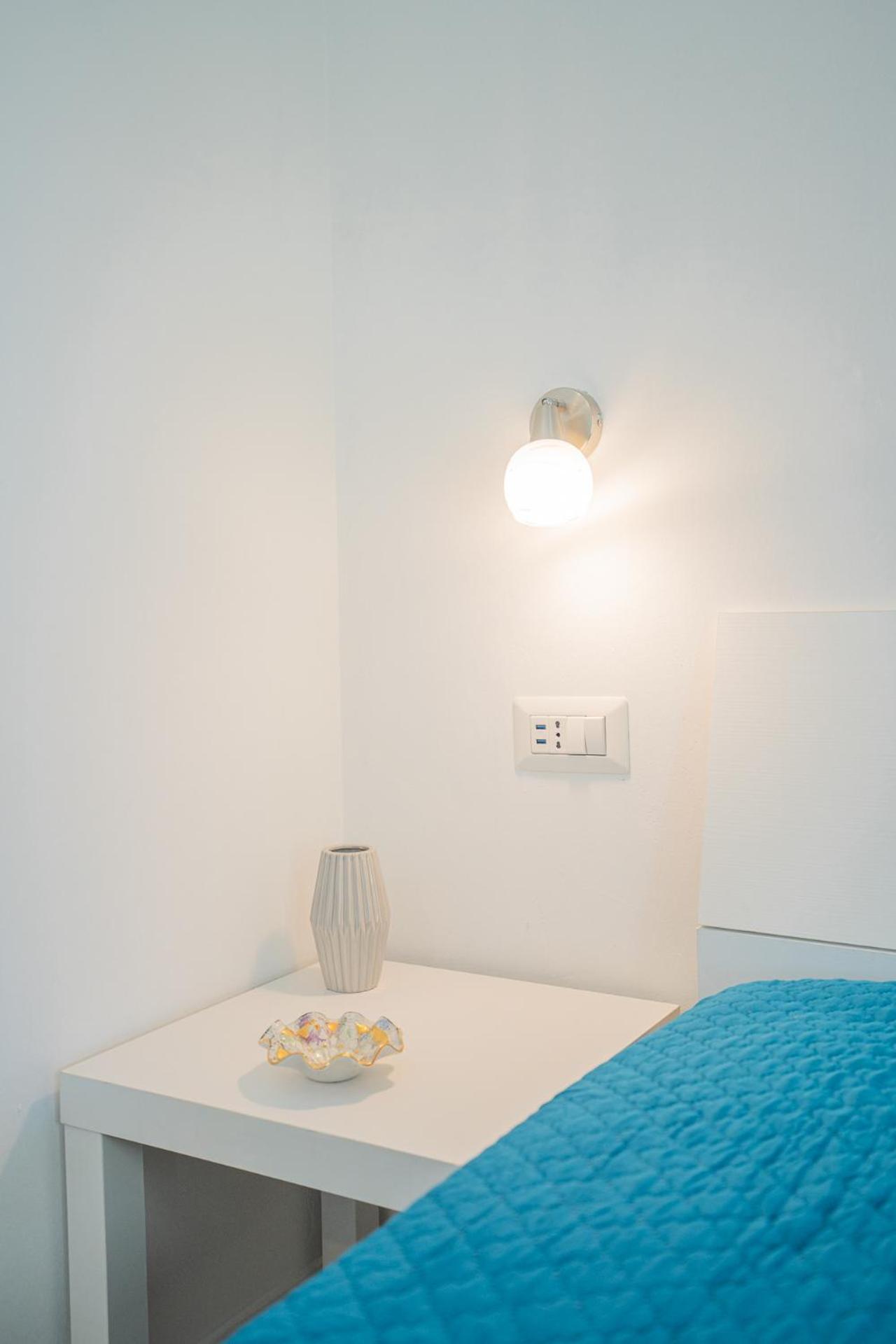 סאן תאודורו Ambra Holiday Rooms - Rooms & Beach מראה חיצוני תמונה
