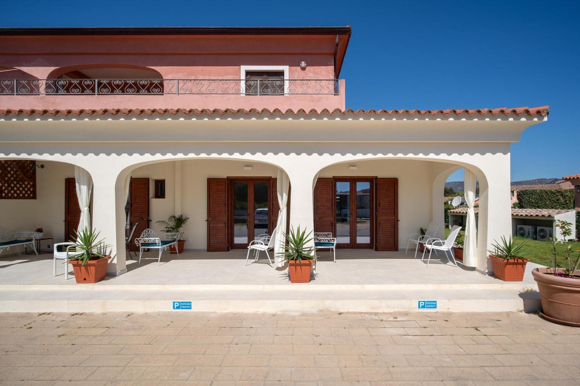 סאן תאודורו Ambra Holiday Rooms - Rooms & Beach מראה חיצוני תמונה